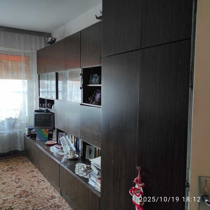 Продавам секция цвят орех