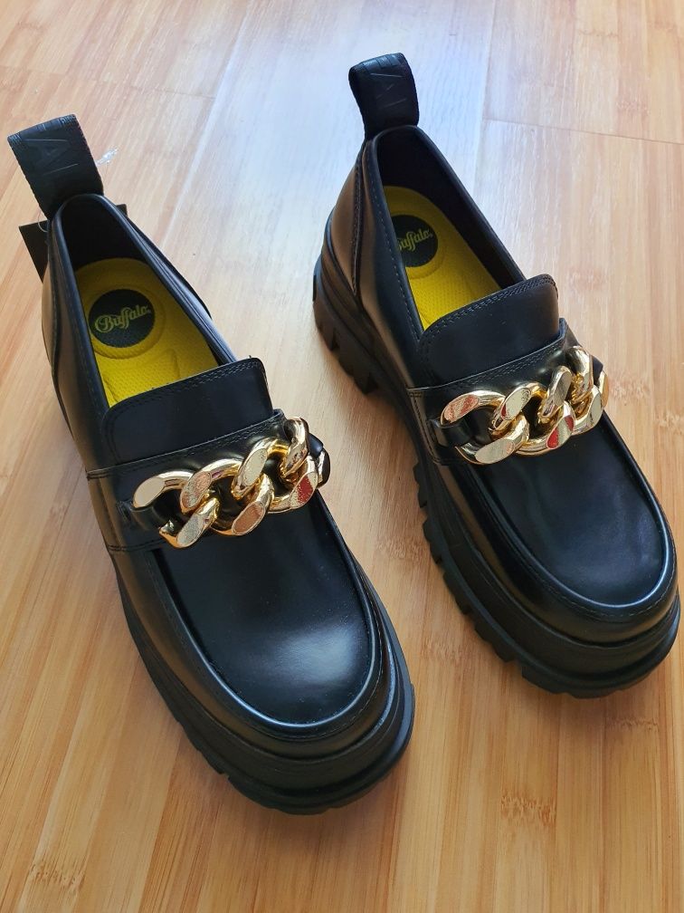 Mocasini dama cu platforma Buffalo Vegan Aspha Loafer Chain Noi nr. 40