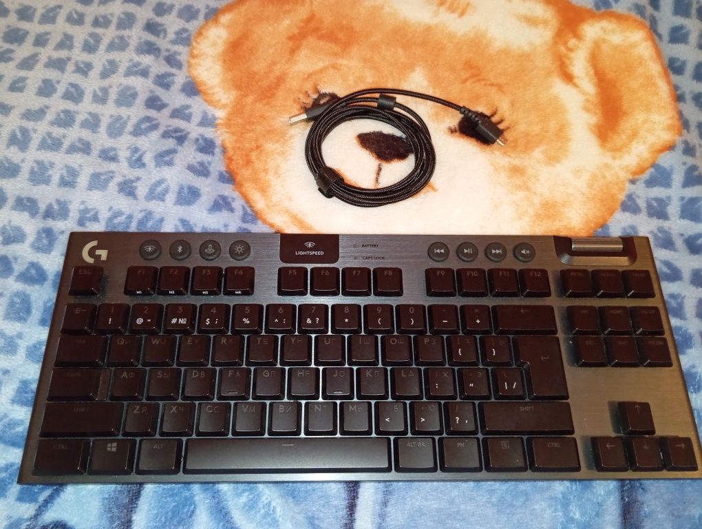 Продаю клавиатуру Logitech G915 TKL черный