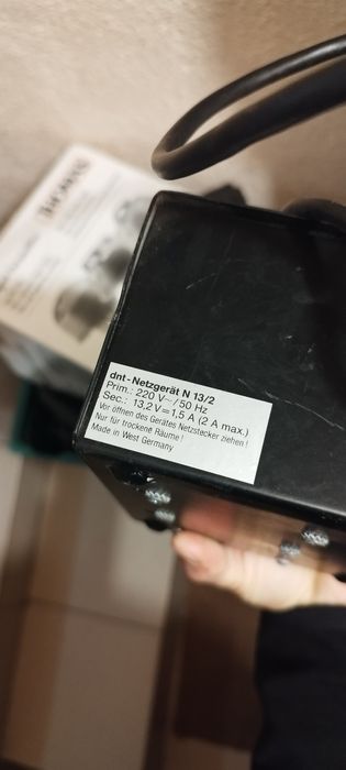 Захранване постоянно 13.2 v, зарядно