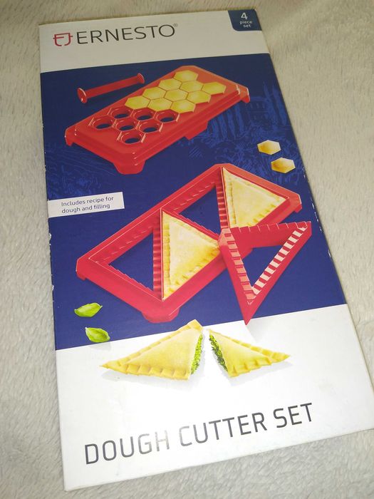 Aparat de făcut colțunași (forme din aluat)