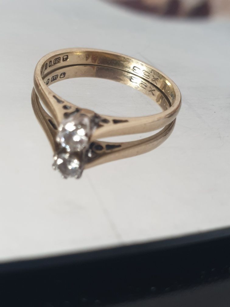 Inel cu diamant  din aur 9k 
1.30 grame