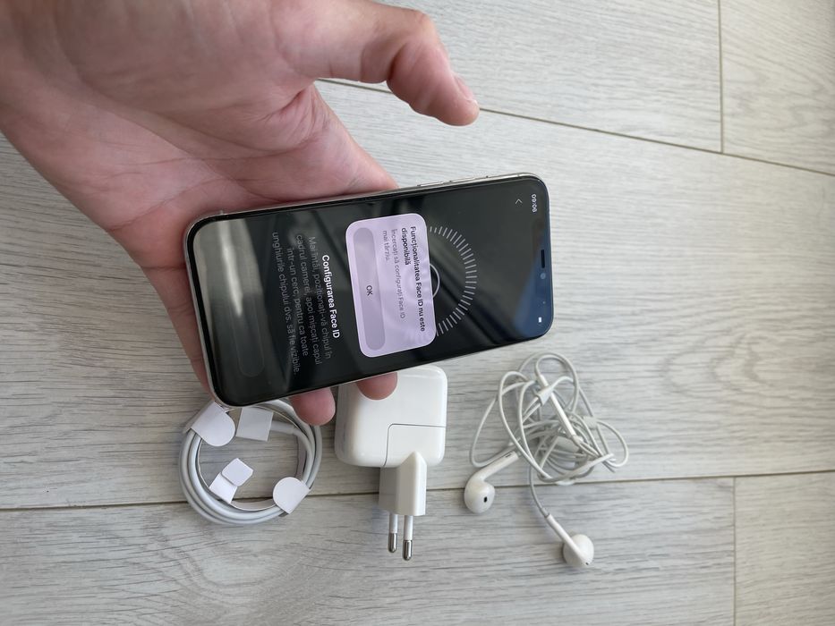 Iphone 11 pro • silver •