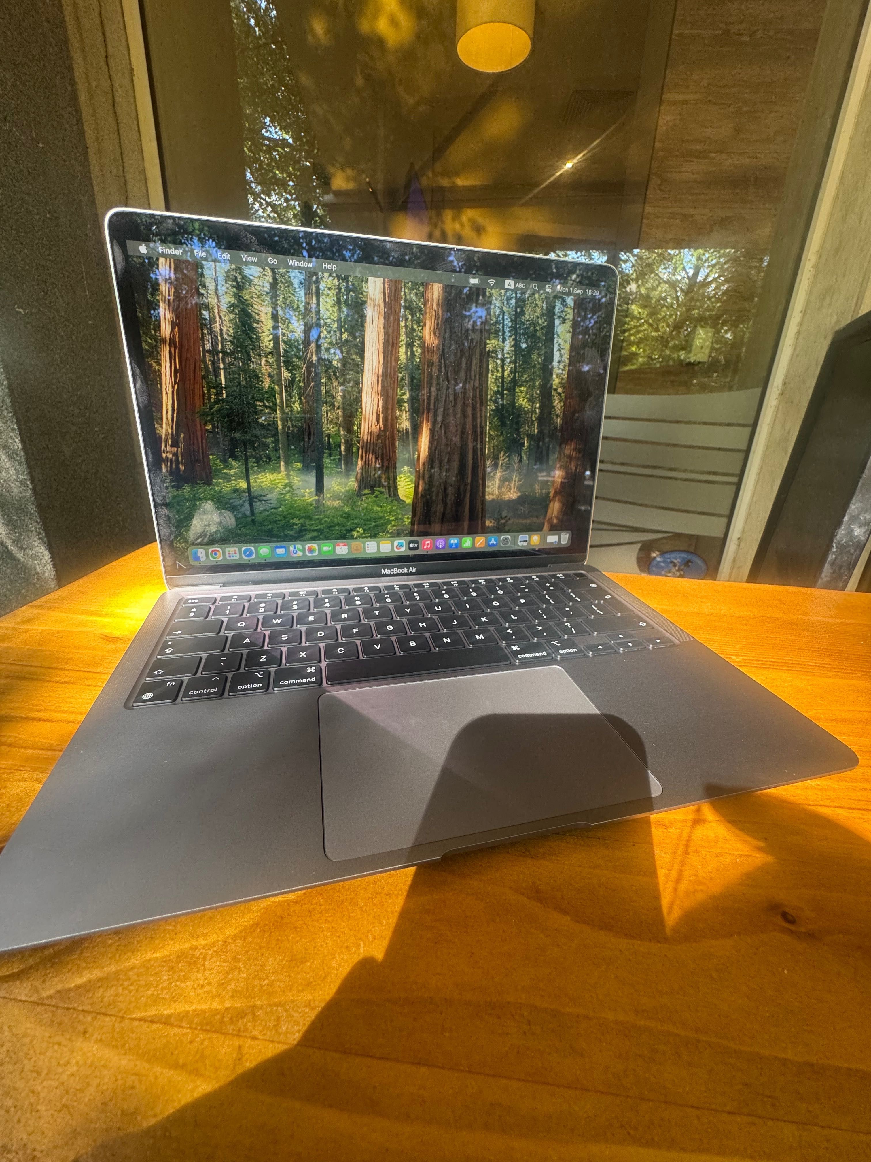 13-inch MacBook Air with Apple M1 chip