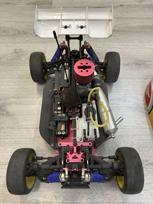 Automodel 1/8 Thunder Tiger eb4 nitro