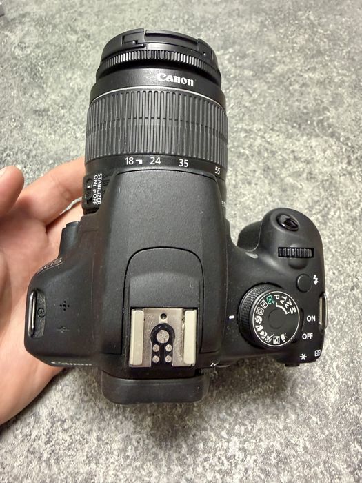 Canon EOS 1200D