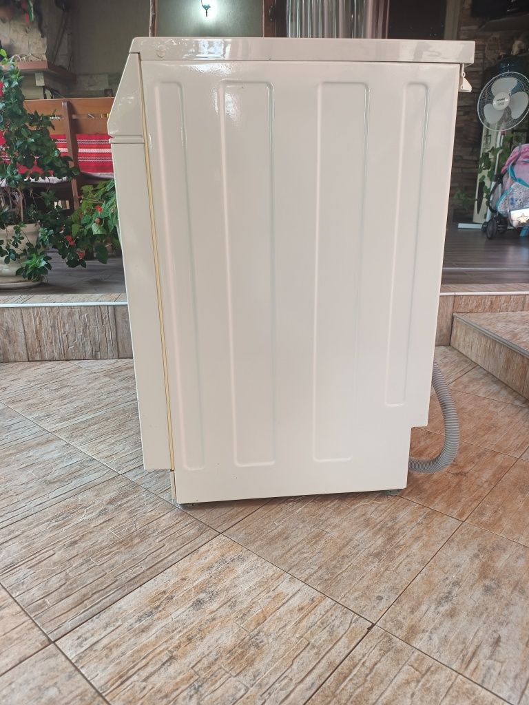Продавам пералня Miele