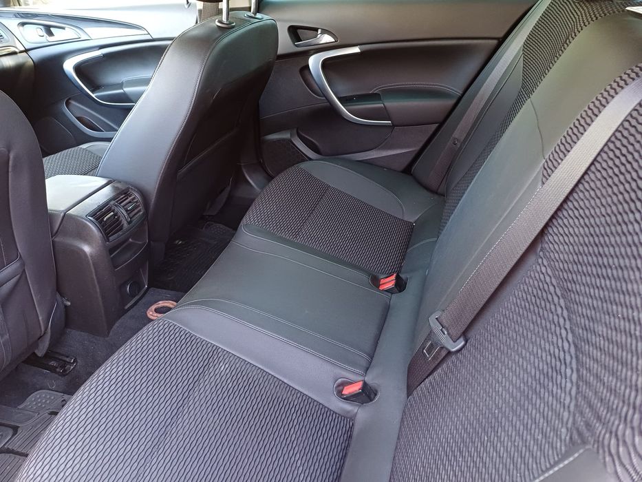 Vând Opel Insignia Sports Tourer