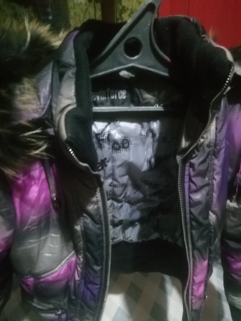 Продам куртку зимнюю.
