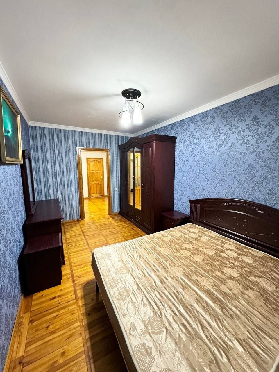Продается 2-комнатная квартира в Московских высотках ор. Алайский