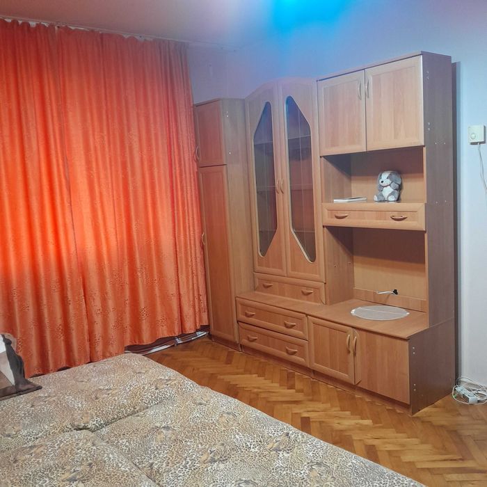 Inchiriez apartament strada Grivita