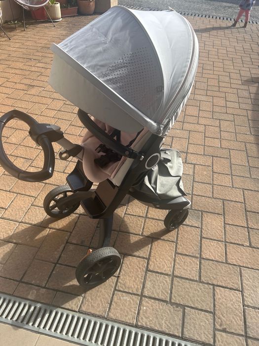 Cărucior 3 în 1  Stokke + placa atașabilă