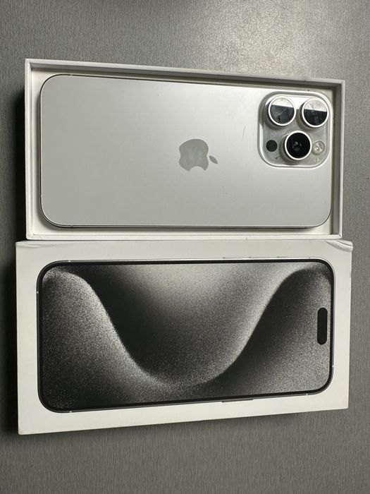 Iphone 15 pro max 256GB бял