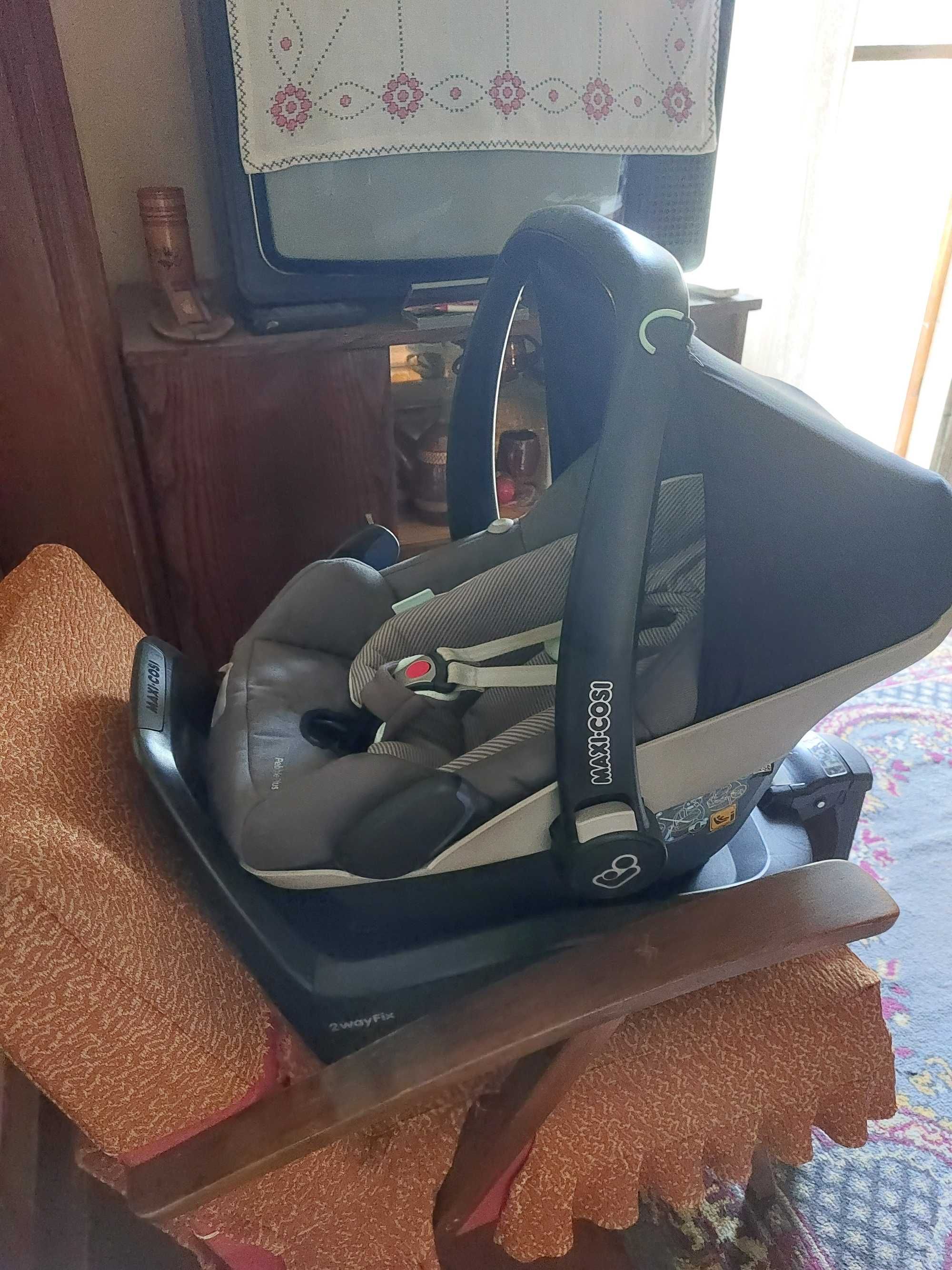 Бебешo столче за кола Maxi Cosi