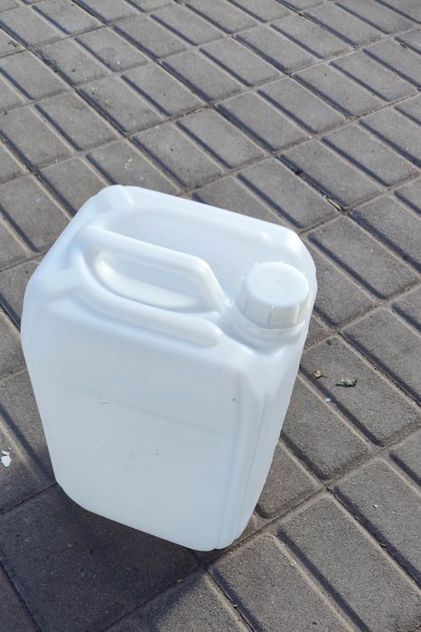 Канистра пластиковая 20 литров