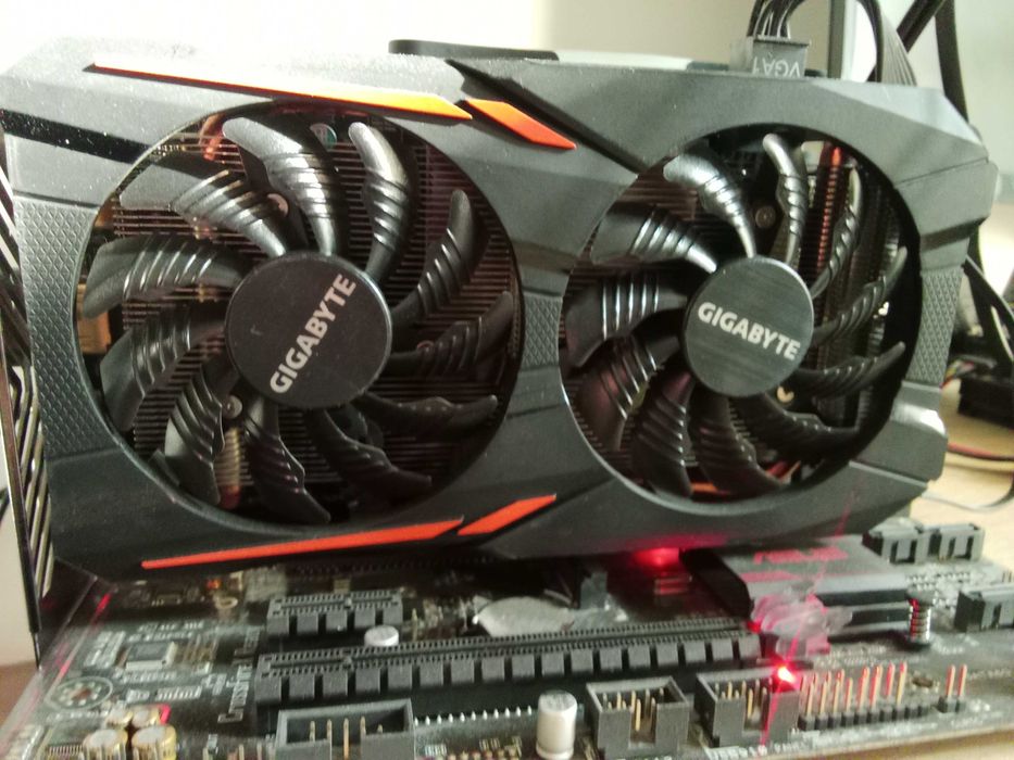 Gigabyte RX560 4 gb gddr5 без торга