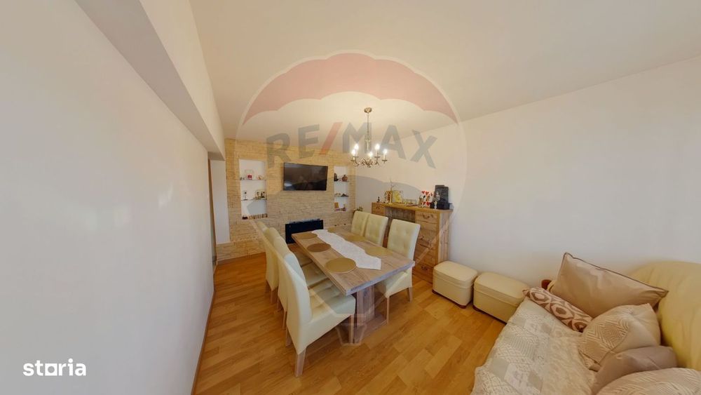 Apartament cu 4 camere de vânzare în zona Central