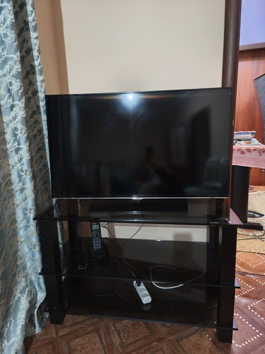 Продам телевизор на запчасти