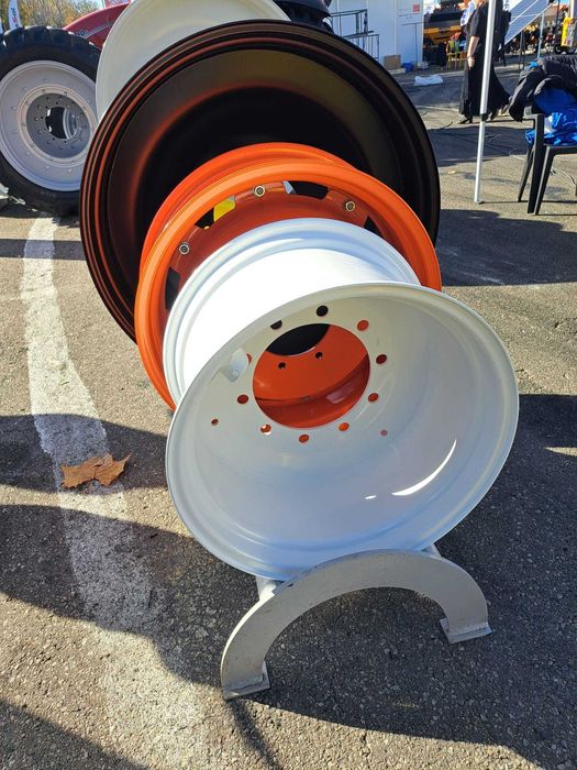 Vând Roți/Jante/Anvelope pentru utilaje agricole