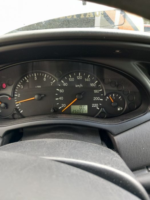 Vând Ford focus1.6