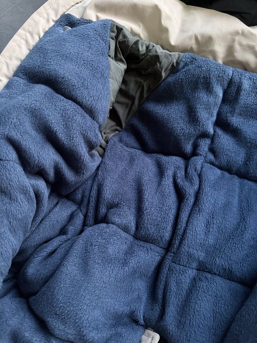 Продаетсч зимний детскиц комбинезон и сапожки