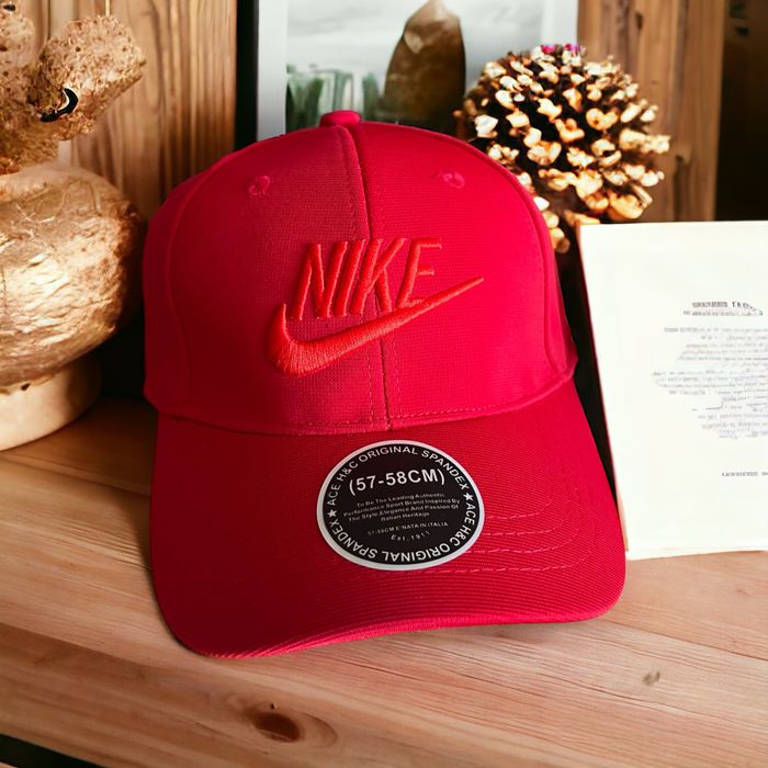 мъжка шапка NIKE лятна твърда козирка универсален размер 57-58см
