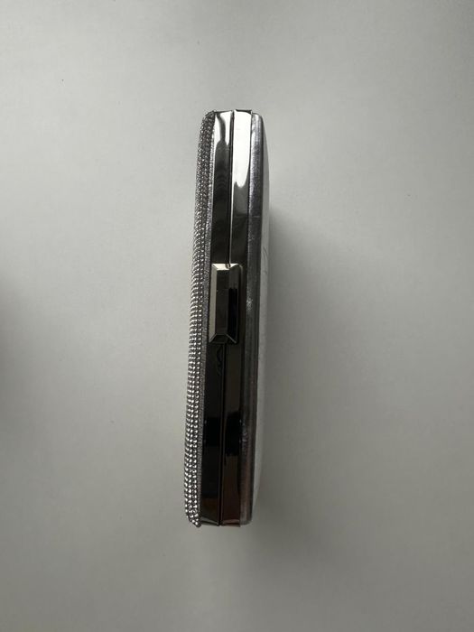 Елегантнио обувки и чанта за абитуриентски бал