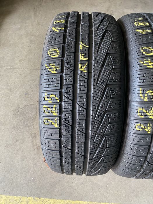Anvelope iarna 225/40/18 Pirelli Sottozero 2 RFT 225 40 18 R18