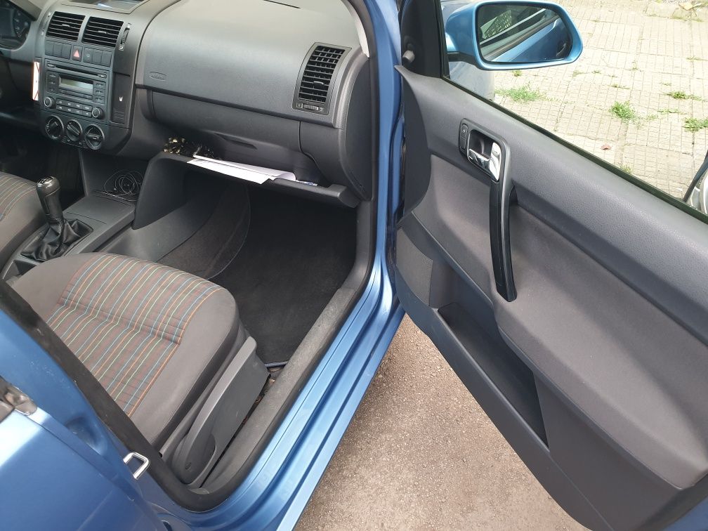VW Polo 1.4 Син цвят