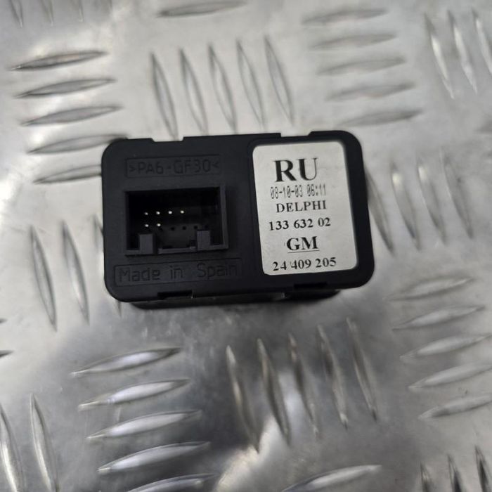 Buton comanda geam electric stanga dreapta fata Opel Corsa C facelift