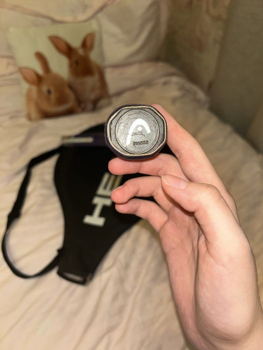 Теннисная ракетка