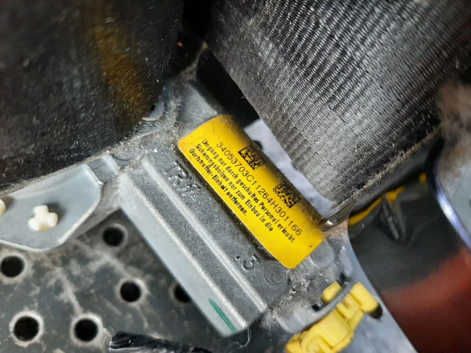 centura siguranta stanga fata ford fiesta 6 34053703c1  model 2 usi