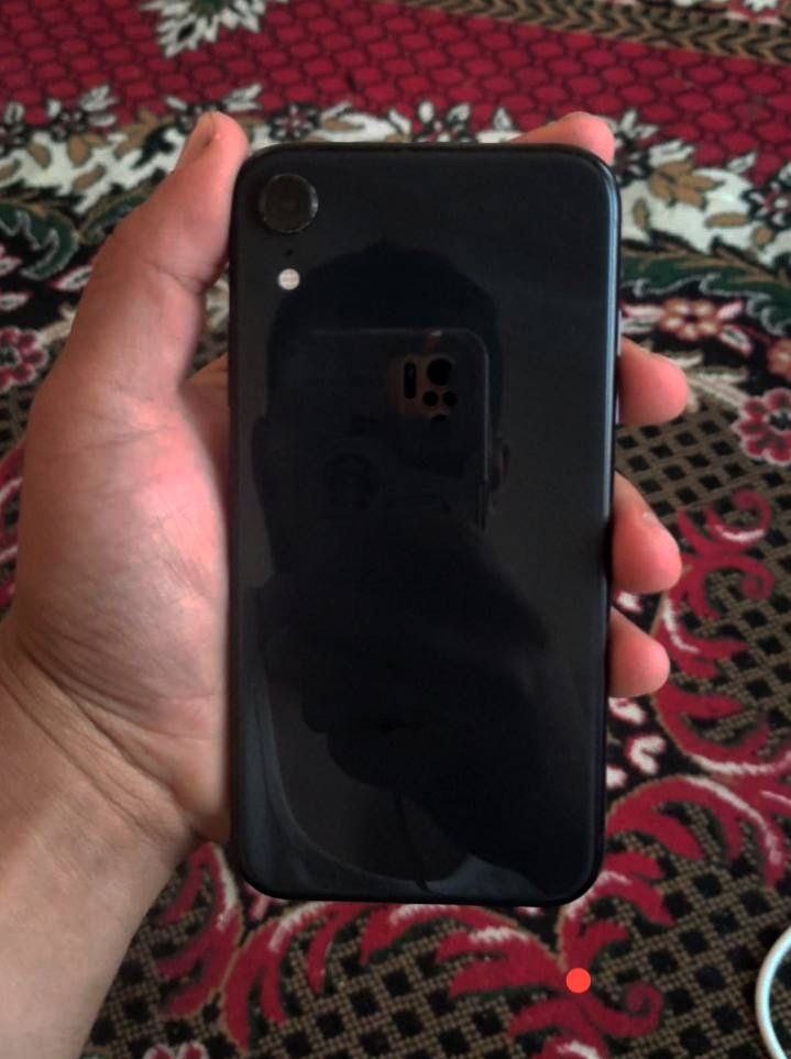 iphone xr 64 tali srochni sotiladi