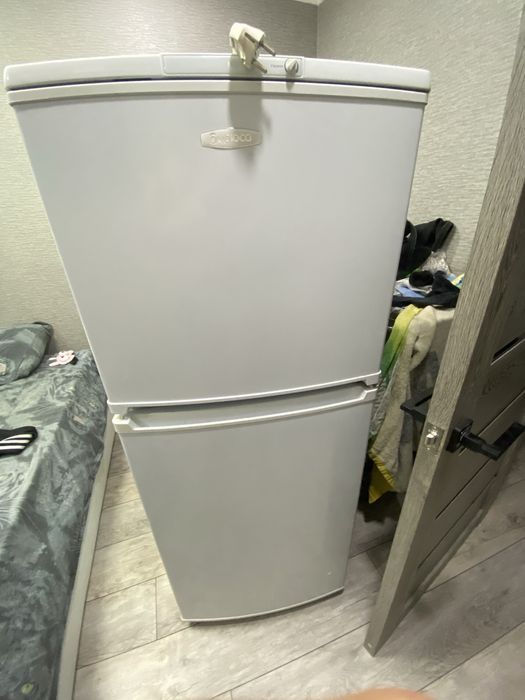 Продам холодильник