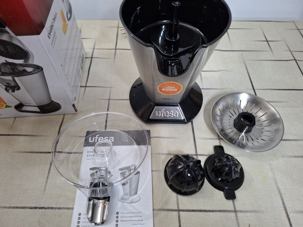 Електрическа сокоизстисквачка Ufesa EX4950, 600W, Сребриста