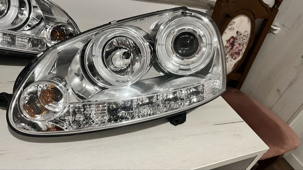 Vand faruri golf 5 cu angel eyes