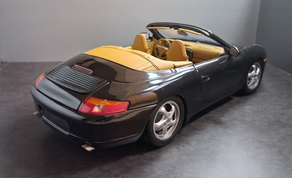 Porsche 996  Cabriolet 1:18 UT model