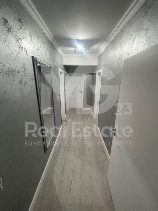 Продава се Тристаен апартамент в Пловдив, Коматевски възел - 101 кв.м за 1981 €/кв.м - Снимка #5