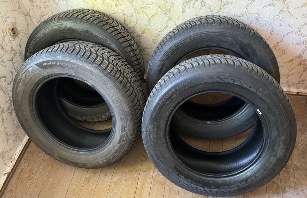 ПРОДАВАМ Hankook 265/60/18 зимни