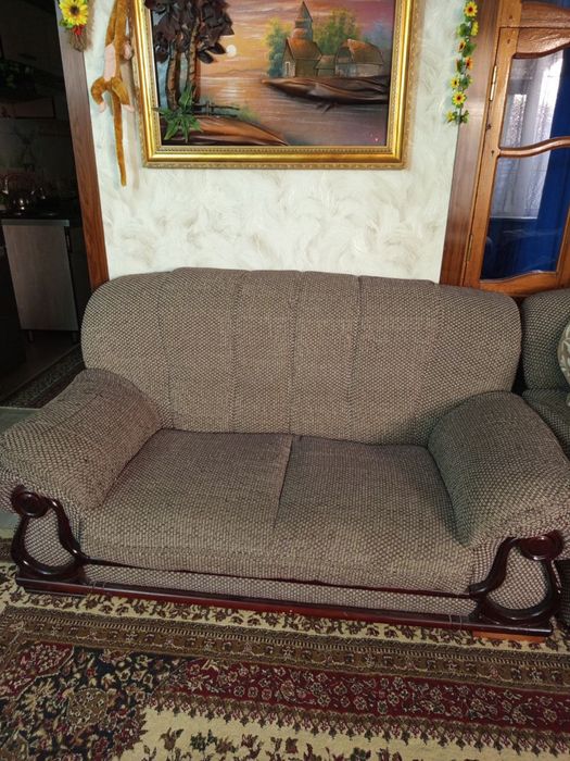 Продаются диван и кресла