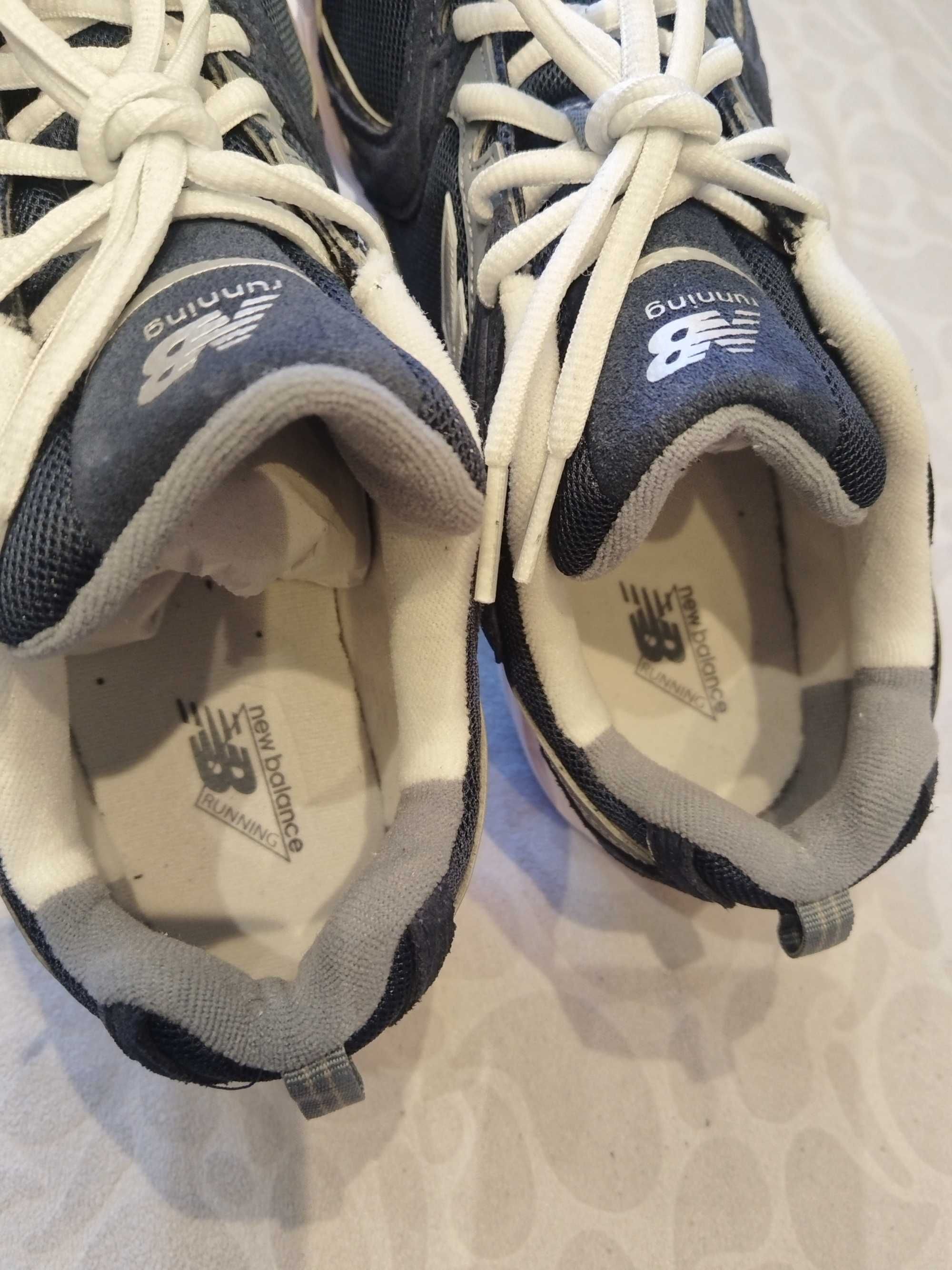 Маратонки new balance