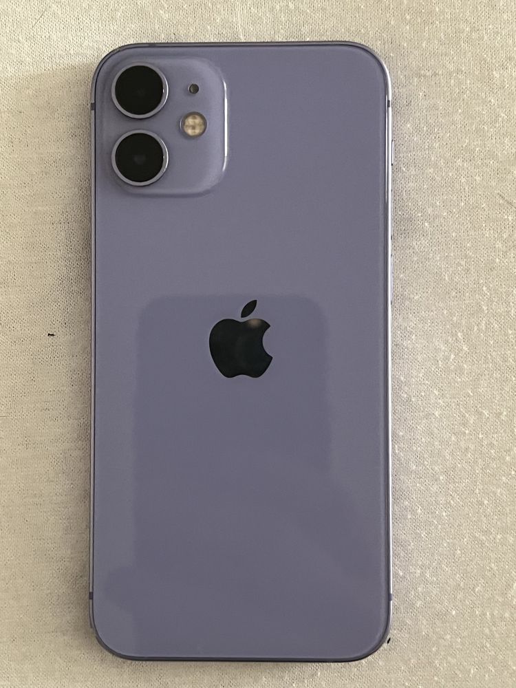 Iphone 12 mini 128 gb  в добро състояние без драскотинисъс котия