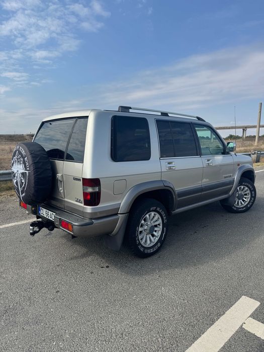 Isuzu Trooper 3.0 d - autoutilitară cu 5 locuri