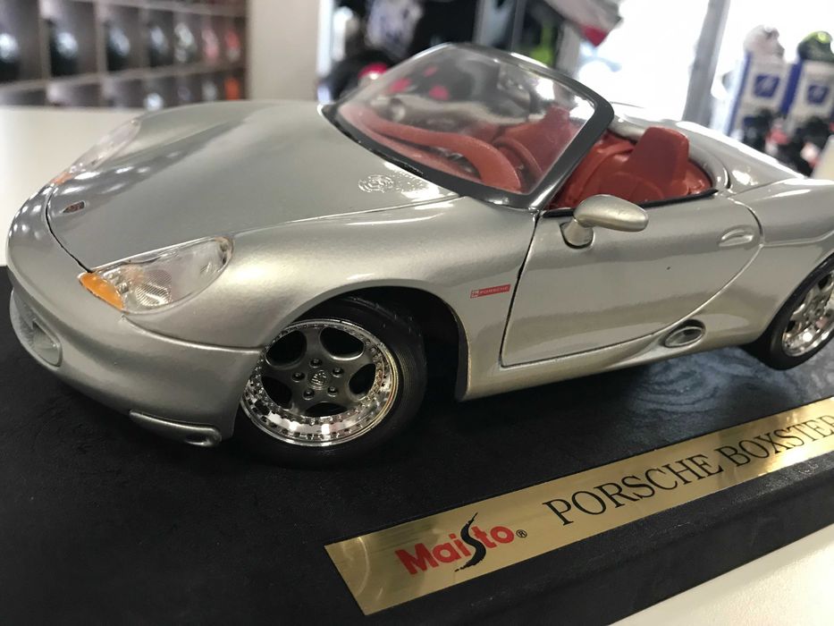 MAISTO метална колекционерска количка PORSCHE BOXTER 1996 1:18 NEW