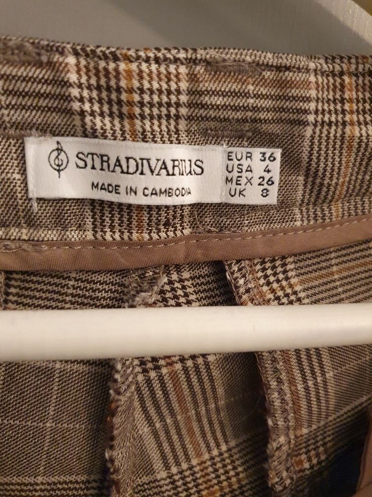 Pantaloni Stradivarius