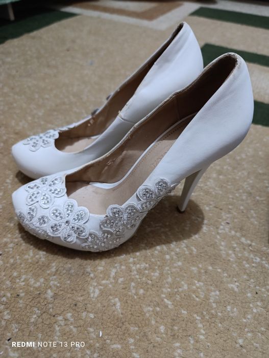 Арзон туфли сотилади!