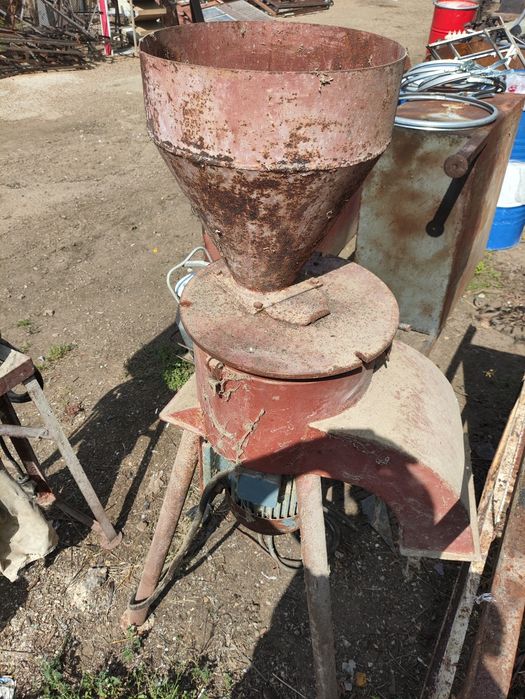 Фуражомелка,ярмомелка..