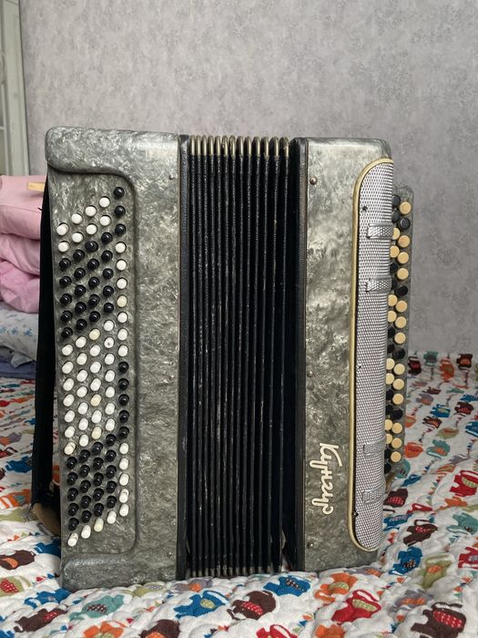 Продается баян в хорошом состоянии