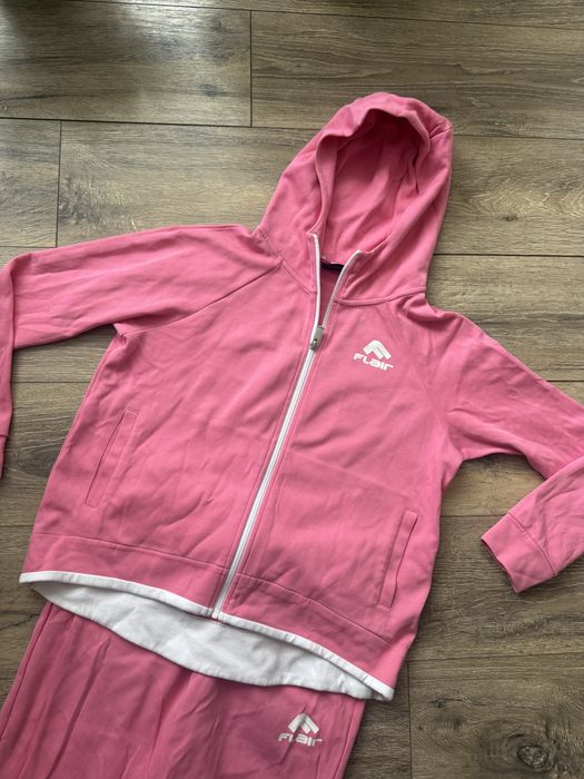 Дамски екип flair нов