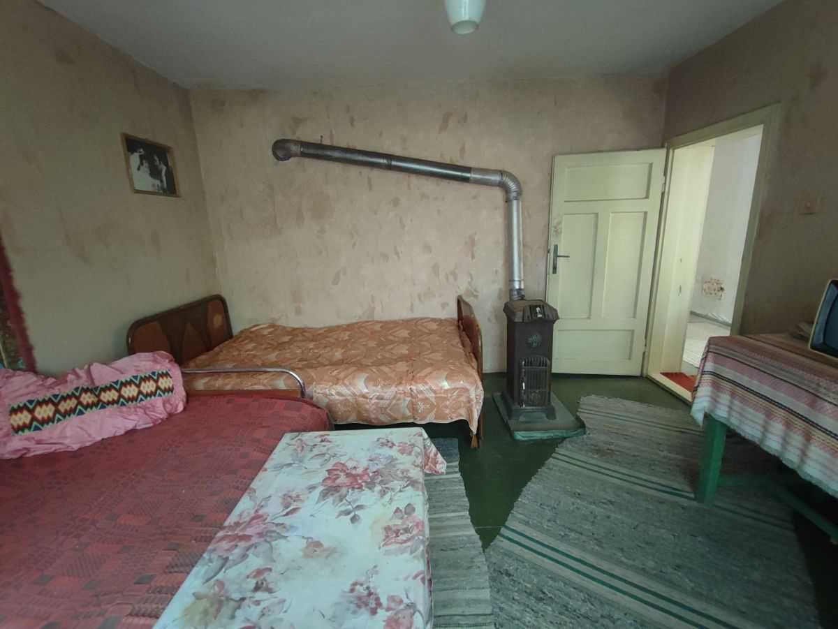 Масивна къща за продажба в с. Овча Могила